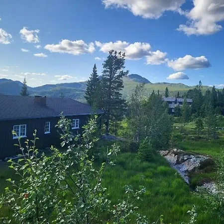 Sunny With Views Of Gaustaknea Tuddal